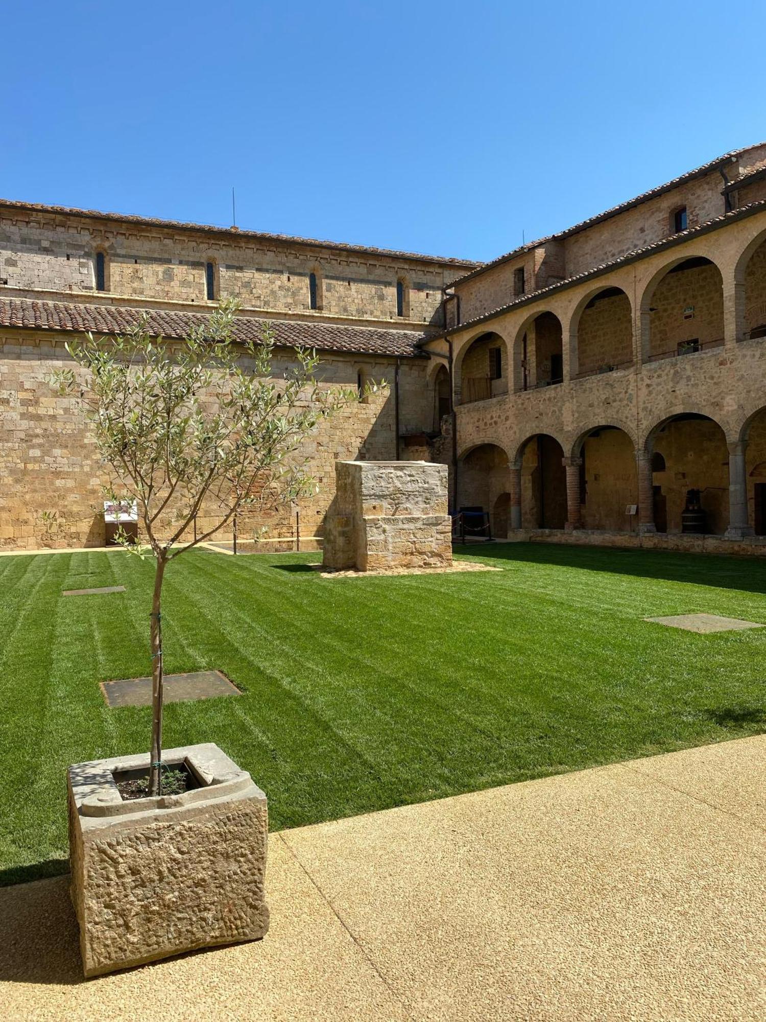 Ostello Contessa Ava Dei Lambardi مونتيريجيوني المظهر الخارجي الصورة